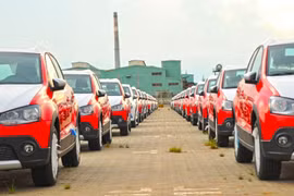 Ôtô nhập khẩu ồ ạt về Việt Nam giữa đại dịch COVID-19