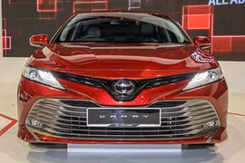 Cận cảnh sedan Toyota Camry 2019 sắp về Việt Nam