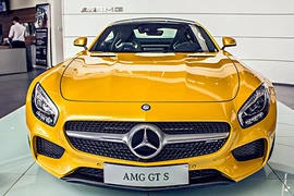 “Soi” Mercedes-Benz AMG-GT S giá 9,1 tỷ tại Sài Gòn