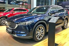 Mazda CX-8 giảm 100 triệu tại Việt Nam "đấu" Hyundai SantaFe