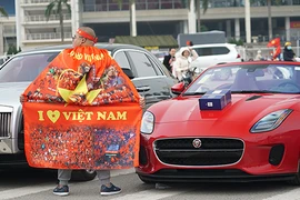 Siêu xe cả nước "biến hình" cổ vũ tuyển Việt Nam vô địch