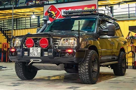 Dân chơi Sài Gòn chi 1 tỷ đồng độ Toyota Land Cruiser cũ