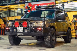 Dân chơi Sài Gòn chi 1 tỷ đồng độ Toyota Land Cruiser cũ