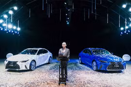 Lexus IS300 2021 giá từ 2,13 tỷ có gì hút khách?