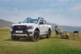 "Vua bán tải" Ford Ranger - là ôtô chạy xăng đắt khách nhất Việt Nam