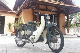 Tận mục xe máy Honda Super Cub "huyền thoại" đời đầu tại Việt Nam
