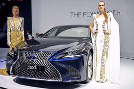 Lexus LS 500h "chốt giá" từ 7,44 tỷ đồng tại Việt Nam