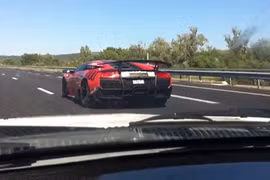 Toyota Supra độ và Lamborghini Murcielago SV đại chiến 