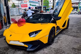 Lamborghini Aventador SV Roadster gần 40 tỷ rước dâu tại Đồng Nai