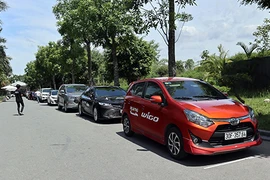 Hội chợ mua bán ôtô thu hút người tiêu dùng miền Bắc