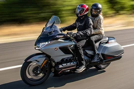 Triệu hồi môtô "vua đường trường" Honda Goldwing 1800 