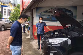 Tấp nập mua xe, bấm biển - thị trường ôtô Việt đảo chiều