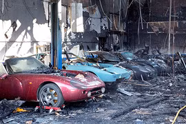 Dàn siêu xe tiền tỷ bị “bà hoả” thiêu trụi