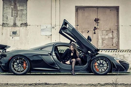 Chân dài thả dáng bên siêu xe triệu đô McLaren P1