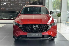 Giá Mazda CX-5 chỉ còn 694 triệu, các đối thủ lo "sốt vó"