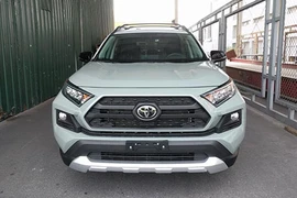 Toyota RAV4 2019 bất ngờ về Việt Nam, bán hơn 2,3 tỷ 