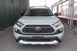 Toyota RAV4 2019 bất ngờ về Việt Nam, bán hơn 2,3 tỷ 