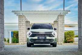 Kia khuyến cáo không nên đỗ Sportage trong nhà vì... sợ cháy nổ