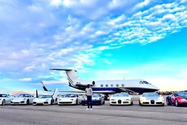 Floyd Mayweather sắm siêu xe tiền tỷ như... mua rau