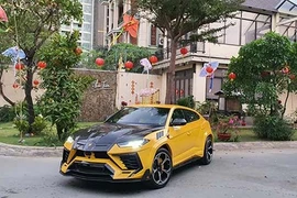 Siêu SUV Lamborghini Urus hơn 20 tỷ độ Mansory ở Sài Gòn