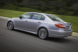 Triệu hồi hàng loạt xe sang Genesis tại Trung Quốc