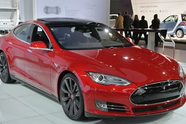 Tesla Model S lên ngôi “ông hoàng xe điện” tại Mỹ