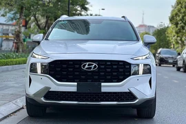 Hyundai SantaFe 2022 bán vẫn hơn 1 tỷ đồng