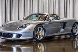 Siêu xe Porsche Carrera GT dùng 12 năm "thét giá" 35 tỷ 