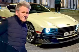 Gordon Ramsay tậu siêu xe Aston Martin Valiant giá 77 tỷ đồng