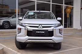 Chi tiết Mitsubishi Triton MIVEC 4x4 giá 818 triệu tại Việt Nam