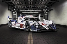 Xe đua Toyota có thể nấu bữa sáng cho 171 người