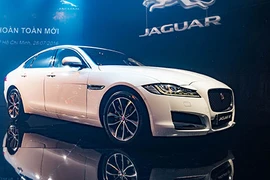 Cận cảnh "xế sang" Jaguar XF 2016 vừa ra mắt tại VN