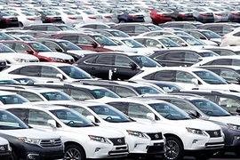 Nhật Bản đóng cửa hàng loạt nhà máy ôtô sau động đất