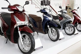 Cuối năm giá xe máy Honda tăng vọt, Yamaha rớt thảm