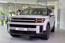 Hyundai SantaFe 2024 bị chê xấu vẫn "sập web" vì quá nhiều khách đặt mua