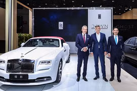 Dàn xe siêu sang Rolls-Royce ùn ùn đến TQ
