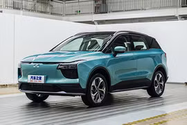 "Soi" crossover chạy điện Aiways U5 chỉ 680 triệu đồng