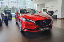 Giá xe Mazda6 giảm 65 triệu đồng, tăng áp lực lên Toyota Camry