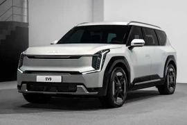 Kia EV9 thêm bản tiêu chuẩn, dự kiến từ hơn 1,13 tỷ đồng