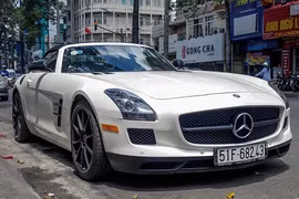 Siêu xe Mercedes SLS mui trần của đại gia cà phê VN