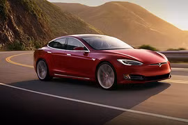 Tesla Model S P100D - xe điện tăng tốc nhanh nhất Thế giới