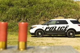 Ford của cảnh sát Mỹ test chống đạn như thế nào?