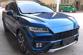 Lamborghini Urus giá hơn 300 triệu đồng tại Trung Quốc lăn bánh 