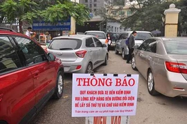 Quá tải đăng kiểm ôtô ngày cuối năm Đinh Dậu 2017