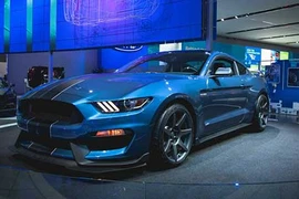 “Gã cơ bắp” Shelby GT350R Mustang cực mạnh của Ford