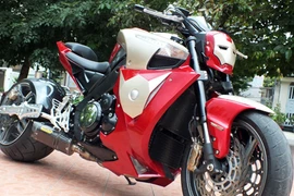 Suzuki B-King 1340cc phiên bản Iron Man độc nhất Việt Nam