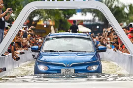 Ôtô điện chạy qua vùng ngập lụt có ảnh hưởng đến pin và động cơ?