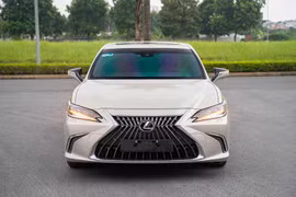 Có nên mua Lexus ES 250 chạy 2 năm, giá hơn 2 tỷ tại Việt Nam?