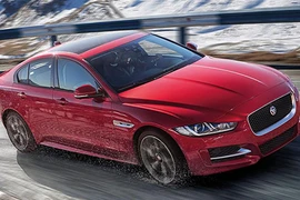 Jaguar XE 2017 trình làng, chốt giá từ 1 tỷ đồng