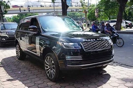 Soi Range Rover 2018 "xách tay" đắt hơn chính hãng 4 tỷ đồng 